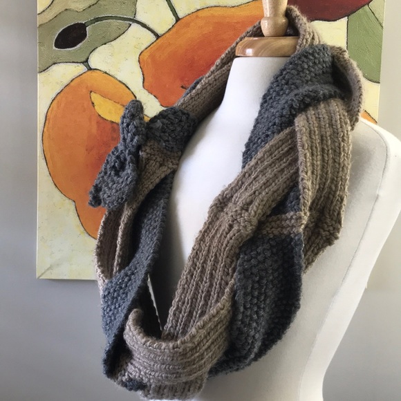 Rare challah infinity hand knit scarf grey & taupe - Picture 3 of 3